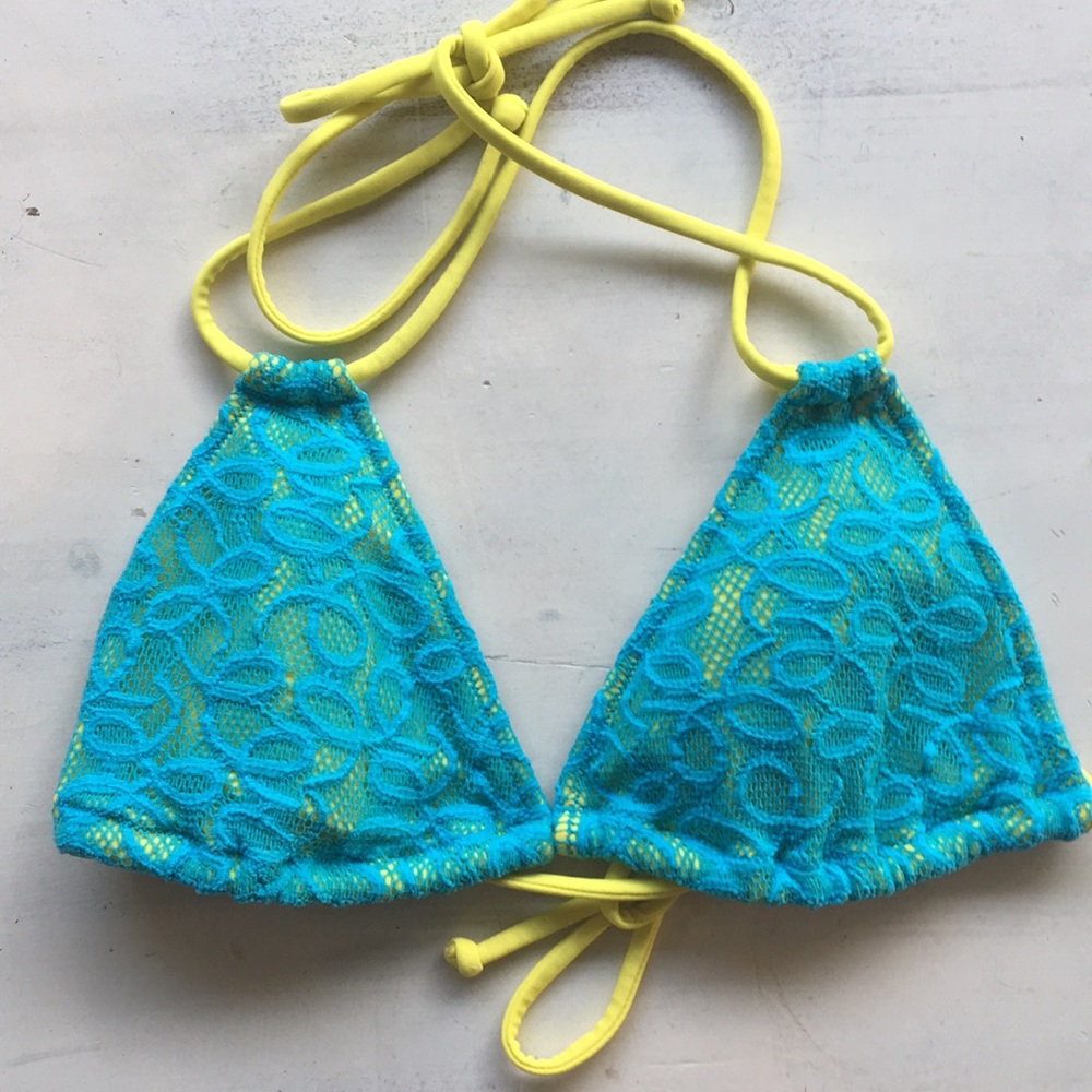 2/$8 or 3/$10. Victoria’s Secret Bikini Top, M
